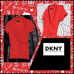 🏷 BOGO 🆓 • DKNY Top / S